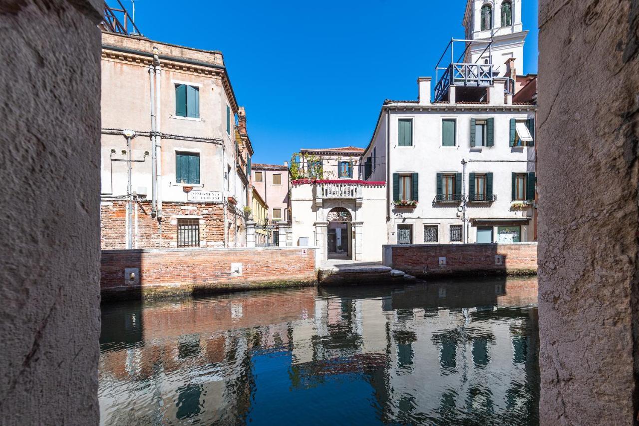 Ln Luxe Apartment Venice Canal View Exterior photo