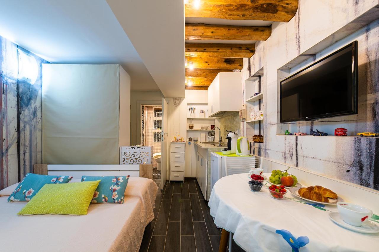 Ln Luxe Apartment Venice Canal View Exterior photo